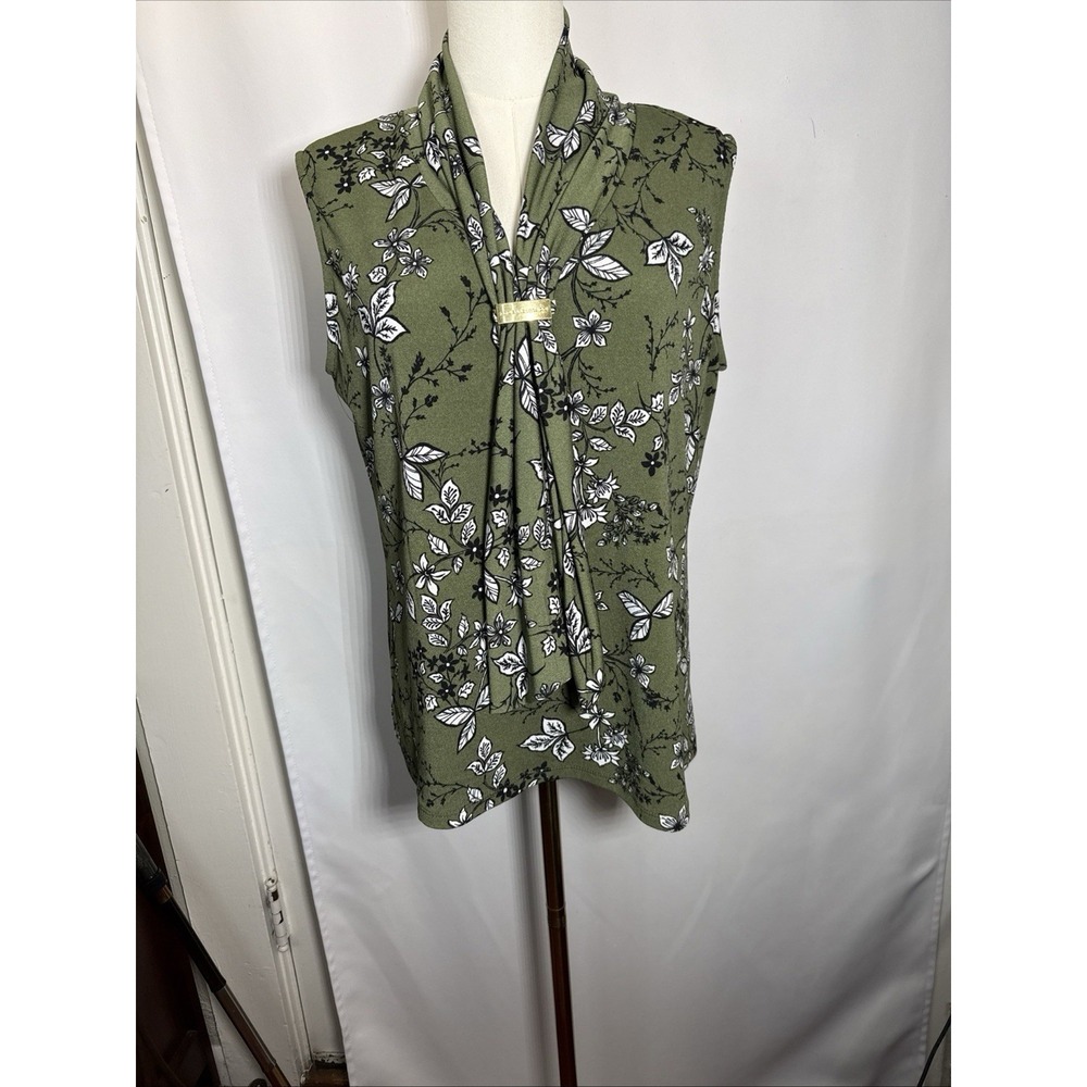 Adrienne Vittadini Sleeveless Blouse, Olive, Black, & White Size Large. Nice